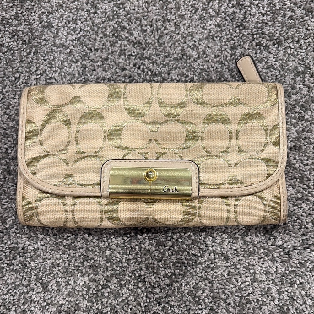 Vintage Y2K Coach Cream and Gold Signature Wallet